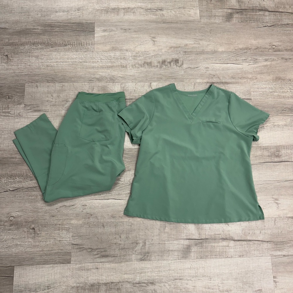 Women Mandala Scrub’s: Color Jade
